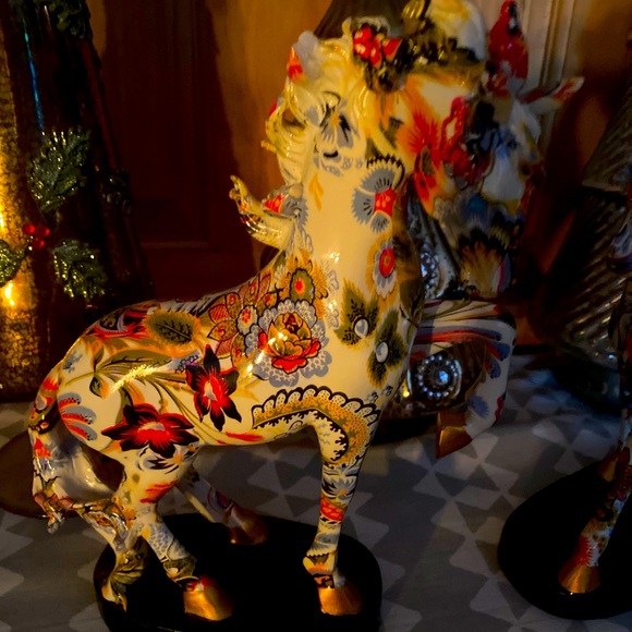 Statues - Picture 5 of 5